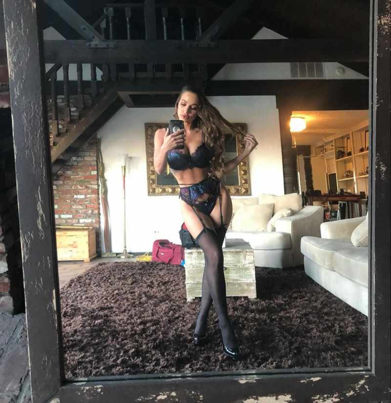 Abigail Mac in sexy Dessous