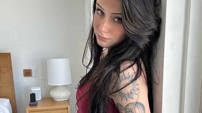 Catarina catarinakitty21 will euch mit nur einem Blick verführen - sexy Hotpants