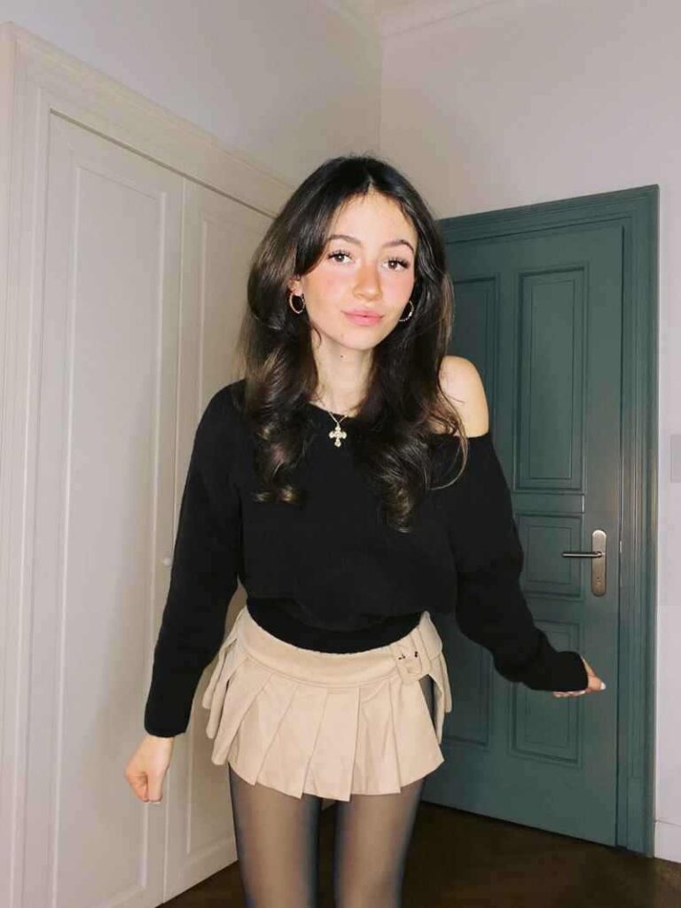 Marthusya Rybotschka ganz unschuldig im Minirock