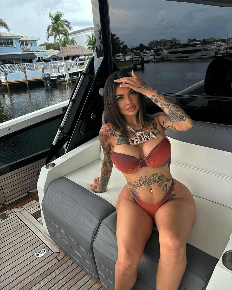 Celina Powell zeigt ihren Traumkörper im Bikini auf einer teuren Yacht