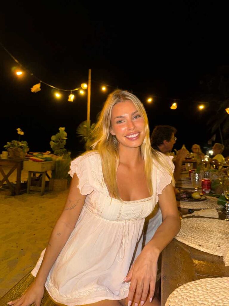 Jessica Goicoechea zeigt ihr wunderschönes Lächeln