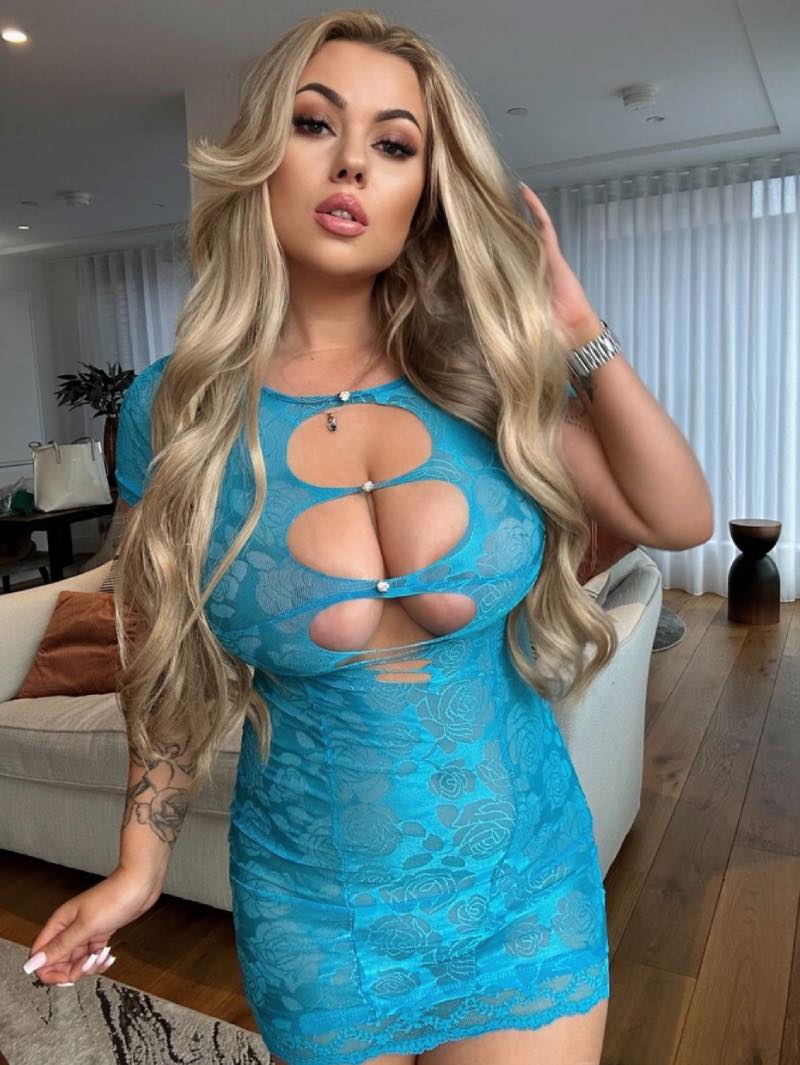 Amirah in tight dress