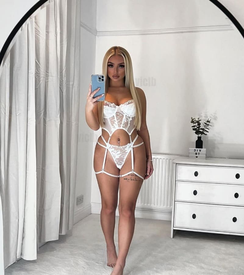 Blonde babe in tight lingerie
