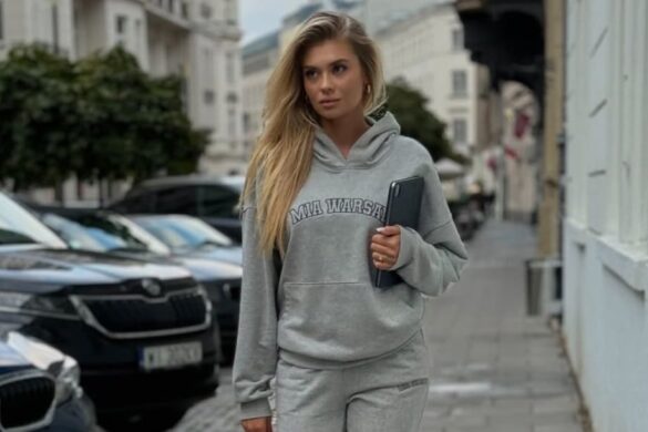 Weronika in sexy outfit ft