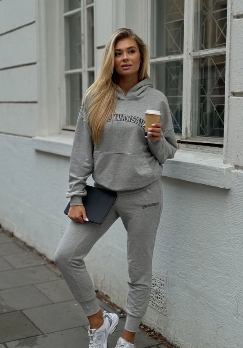 Babe in grey outfit