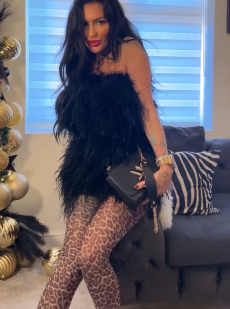 Babe in tight black outfit
