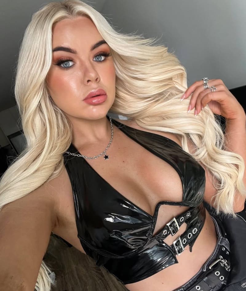 Kelly selfie