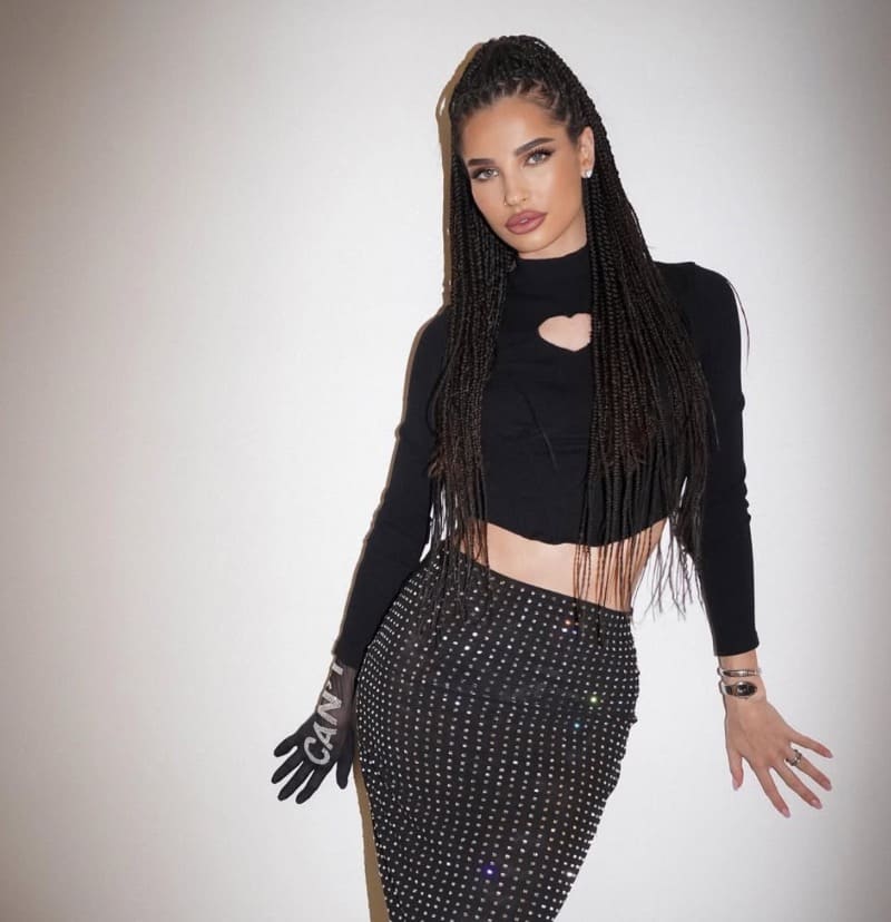 Babe in sexy black outfit