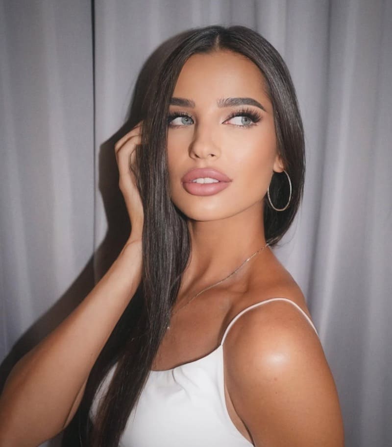Babe in white top