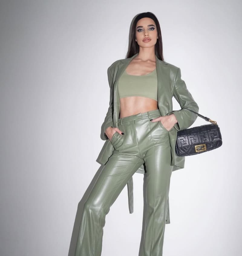 Angelika in groene outfit