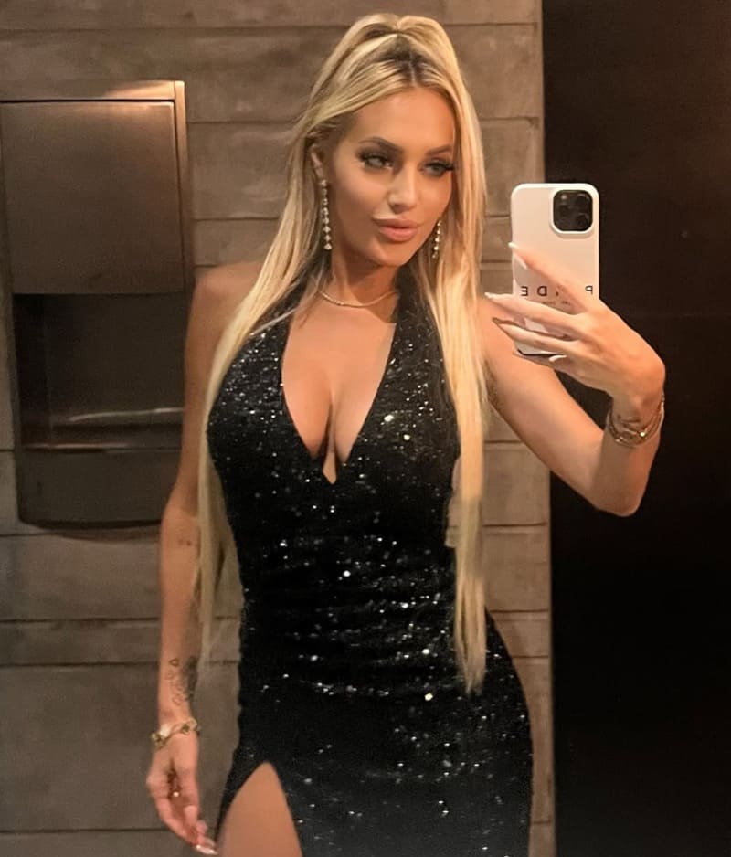 Jessika in black dress