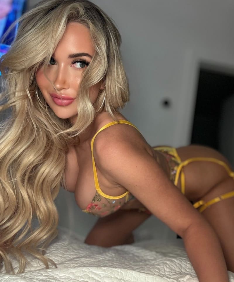 Nikita in sexy lingerie