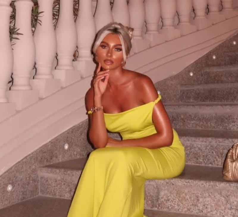 Tiffany in yellow dres