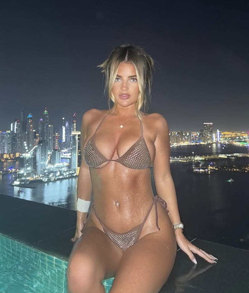 Mia in sey brown bikini
