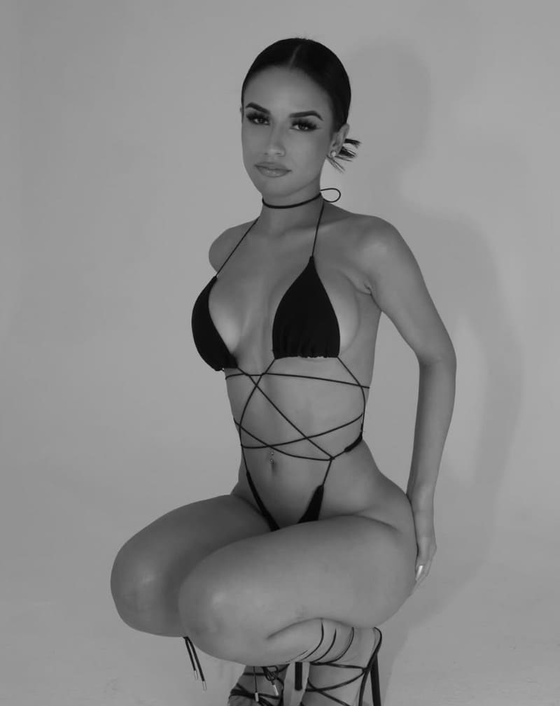 Yulissa in bikini