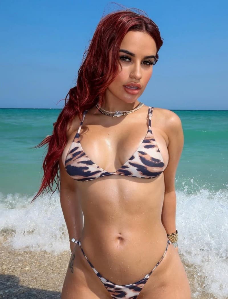 Babe in bikini