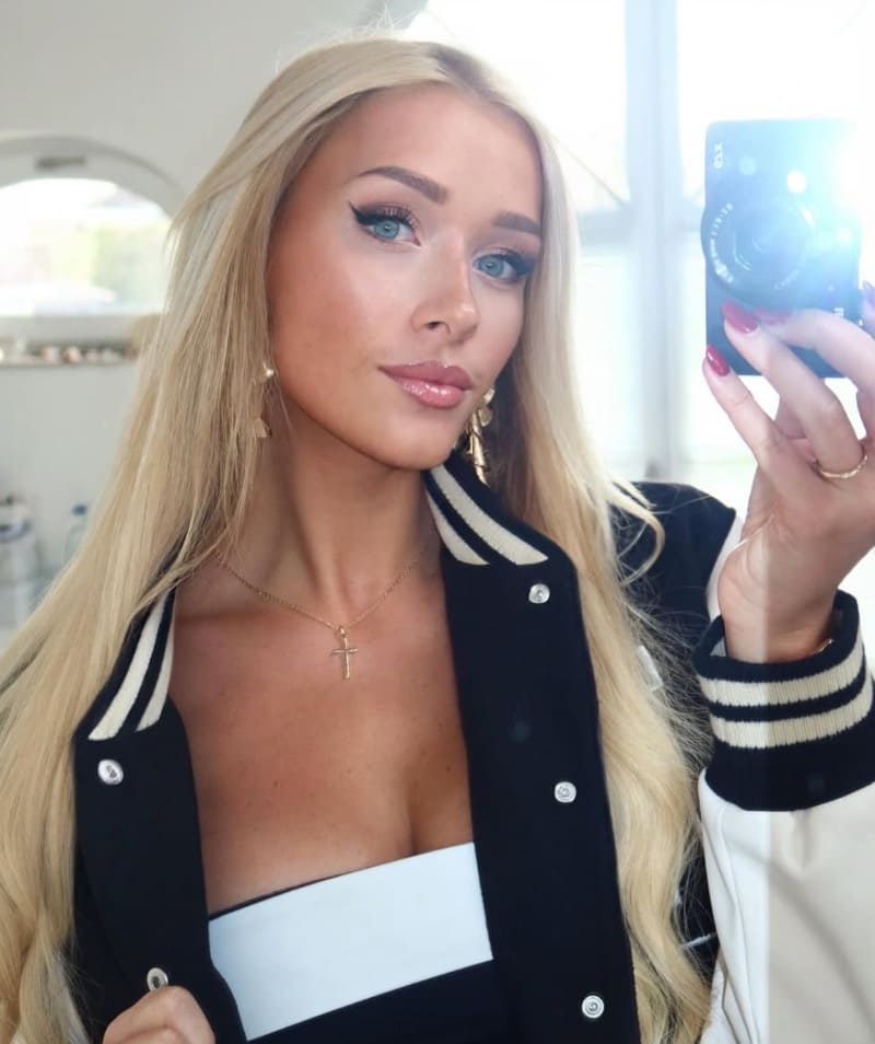 Nicole in sexy black and white jacket