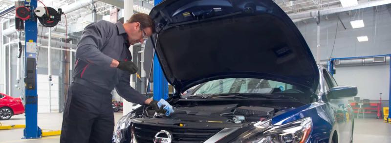 Nissan technician oil change