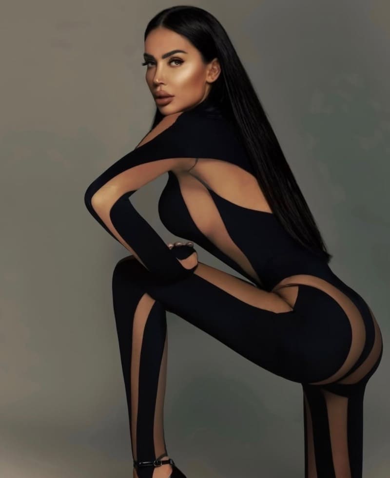 Babe in sexy black outfit
