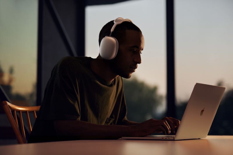 Person wearing noice cancelling headphones