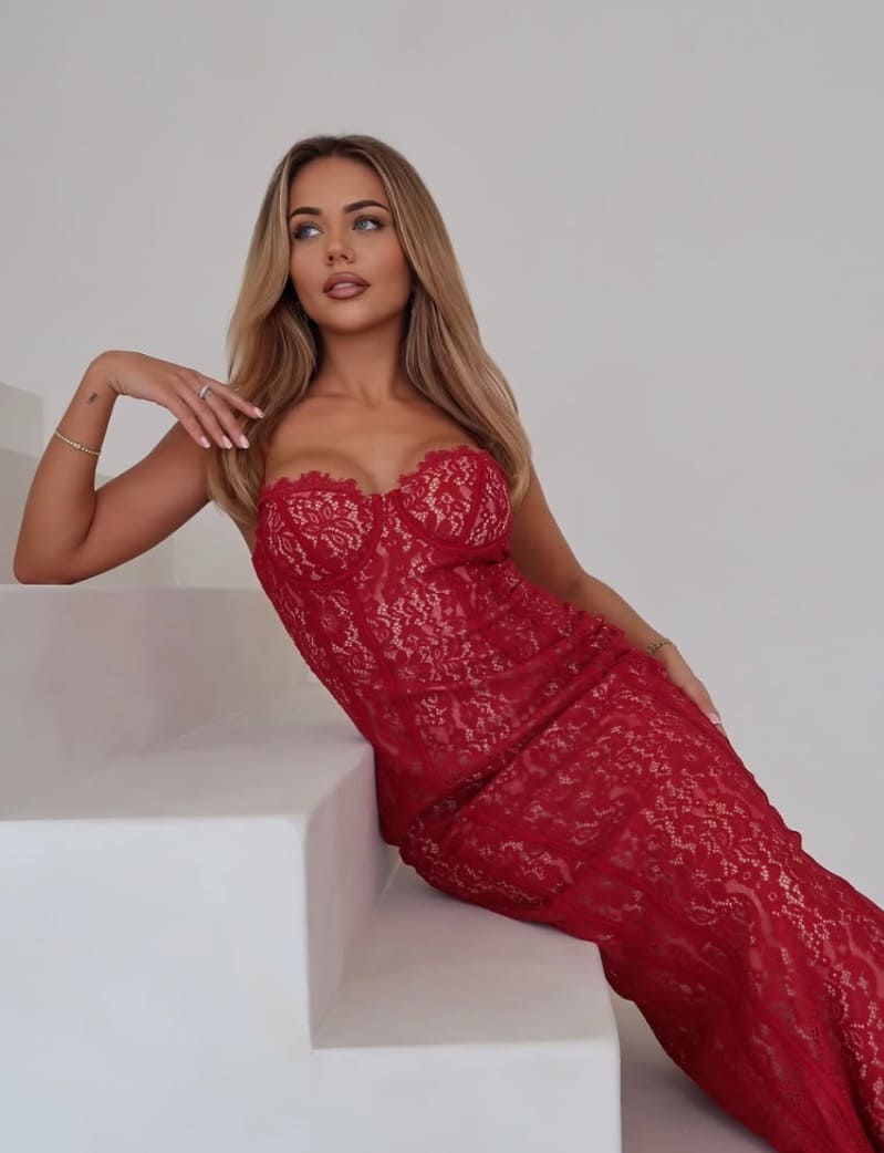Babe in red dress
