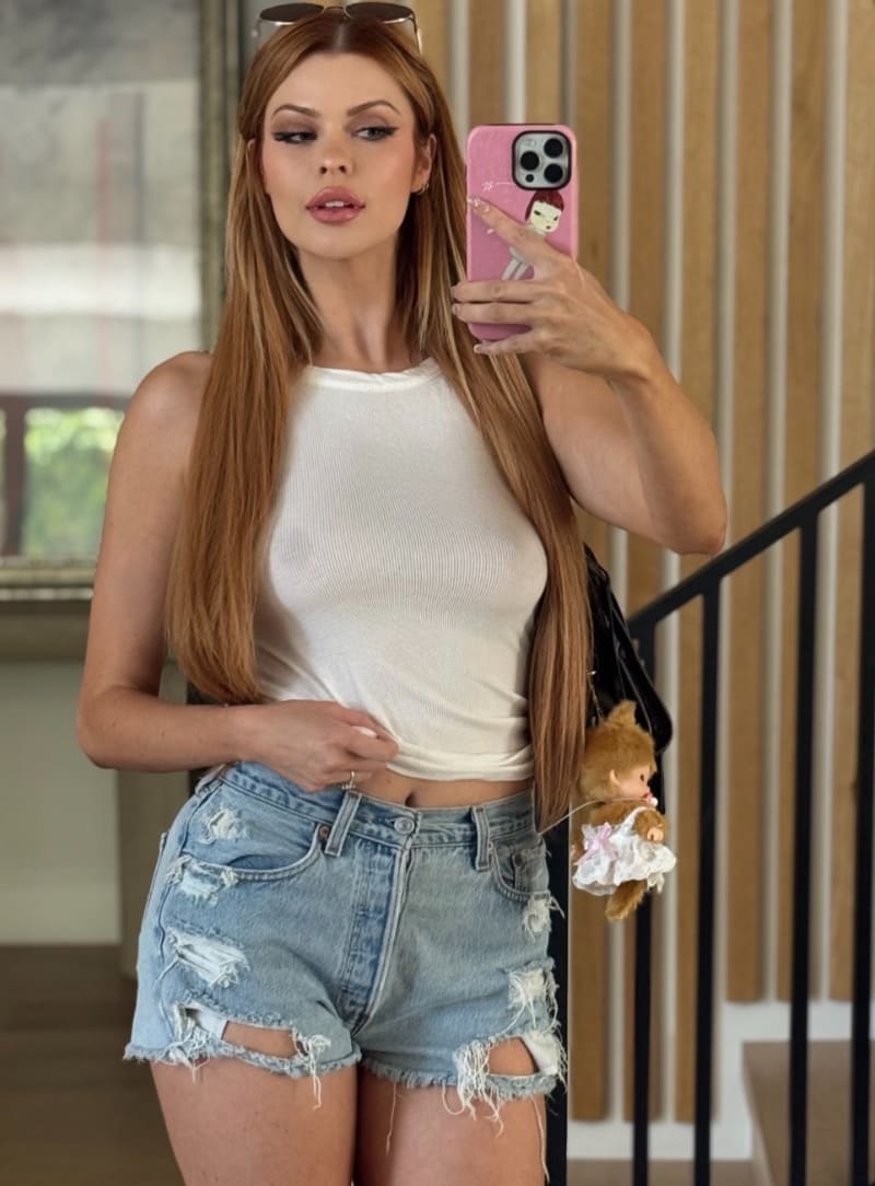 Babe in mini outfit