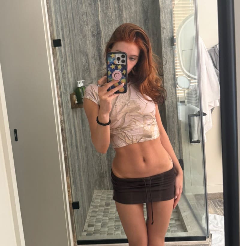 Fit babe with nice figure