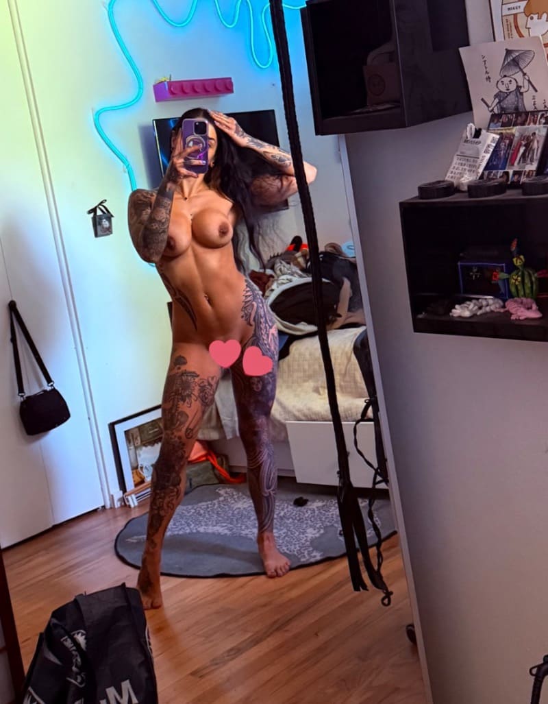 Sexy babe completely nude in room
