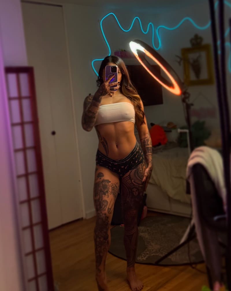 Kodi in tight outfit 
