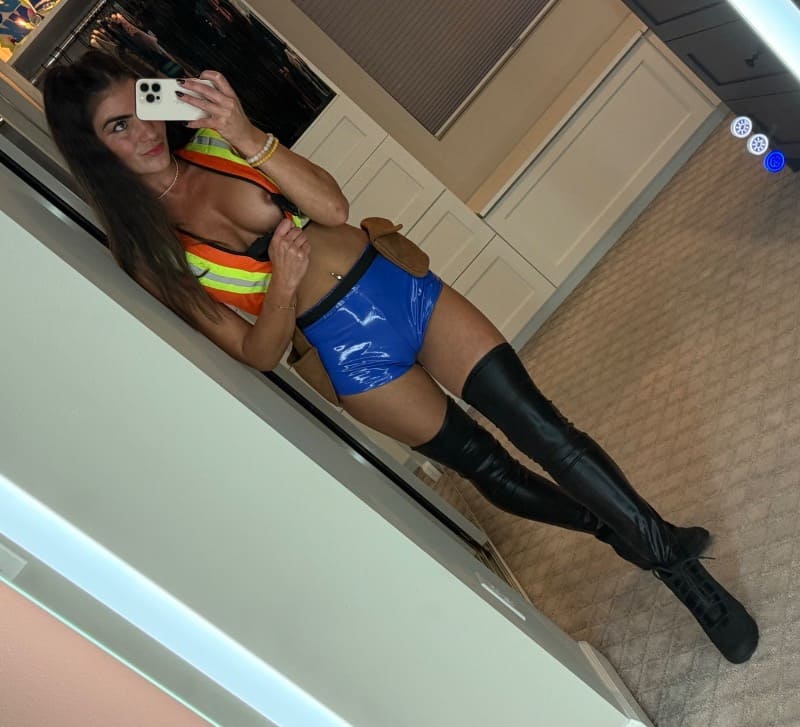 Carlie showing off perfect figure