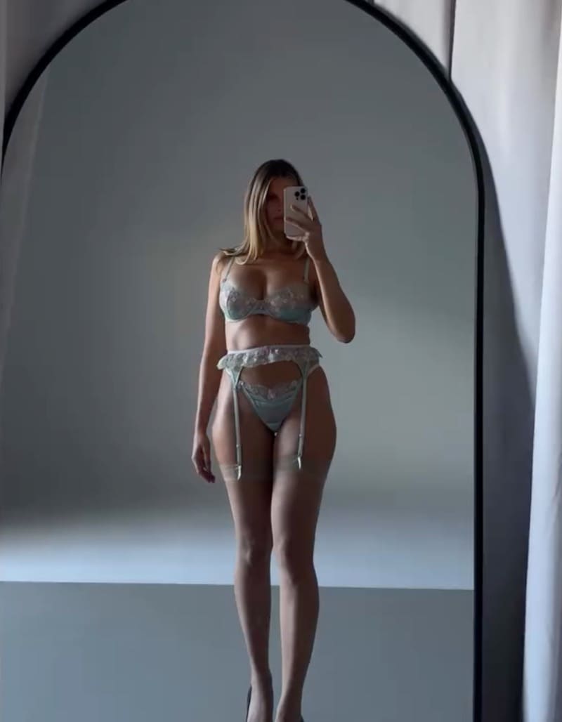 Babe in blue lingerie