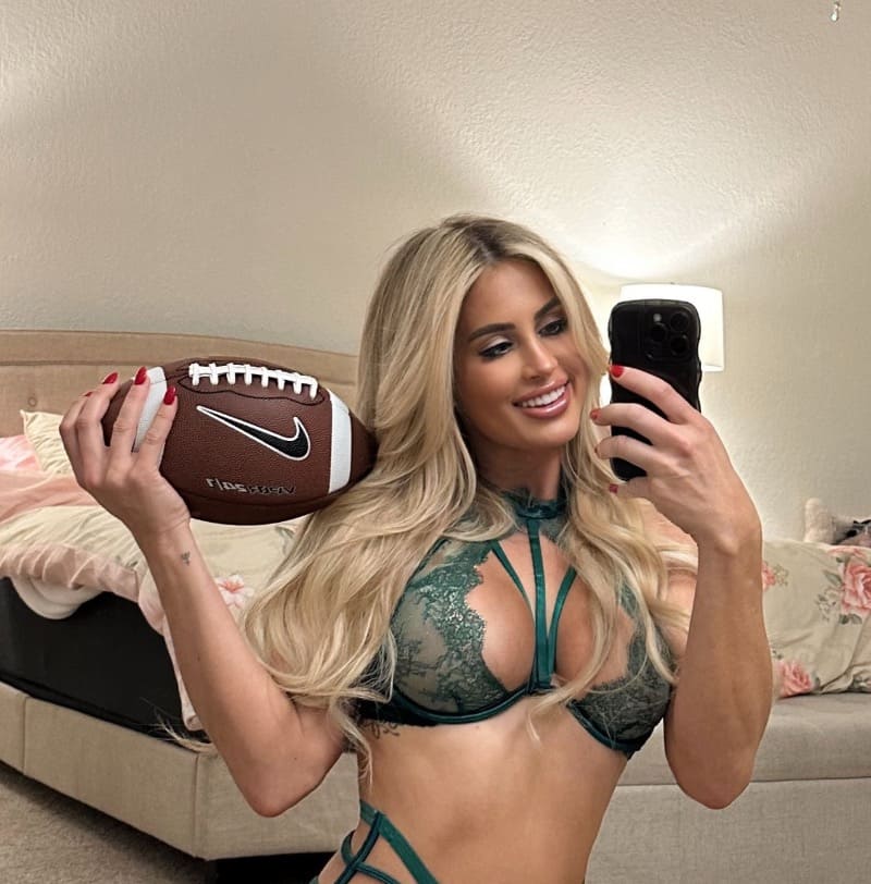 Sexy blonde in green lingerie