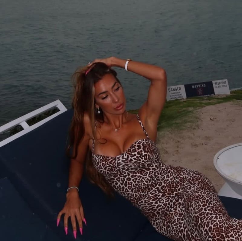 Babe on lounge chair