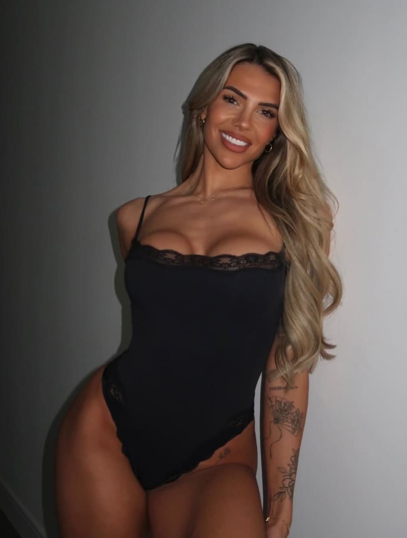 Babe in mini lingerie set