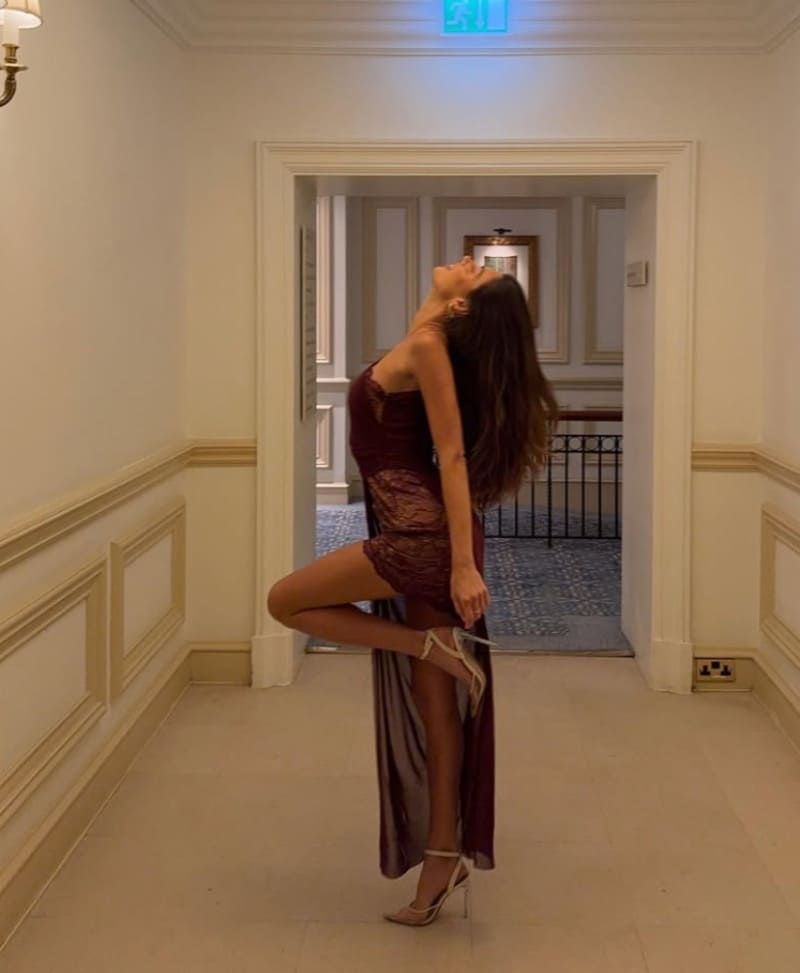 Ashton shows off perfect figure