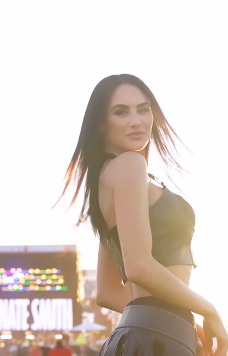 Babe in tight outfit