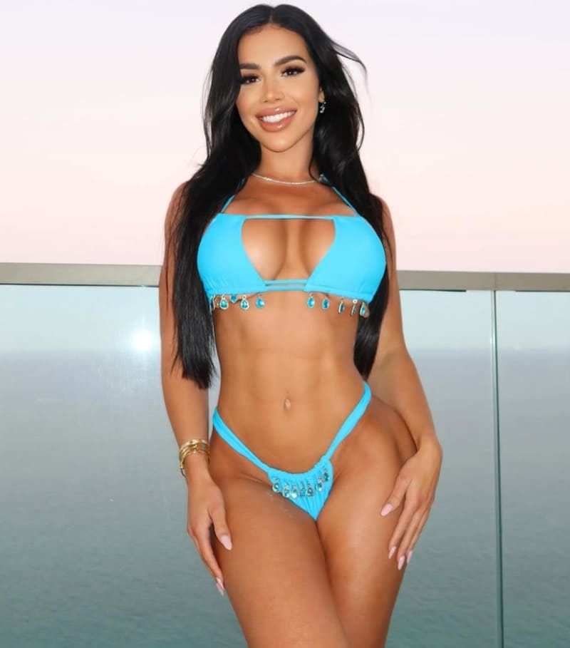 Babe in blue lingerie