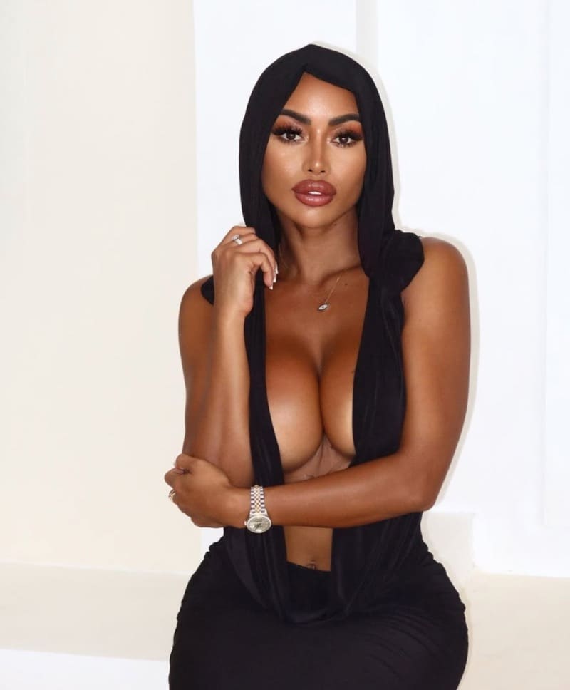 Anna in sexy black dress