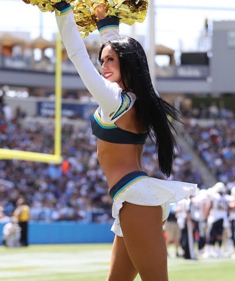 babe in cheerleader outfit