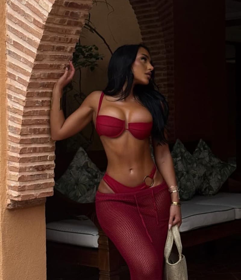 Francesca in red leather