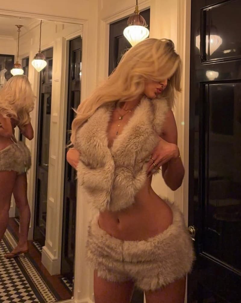 Thea in sexy fur outfit