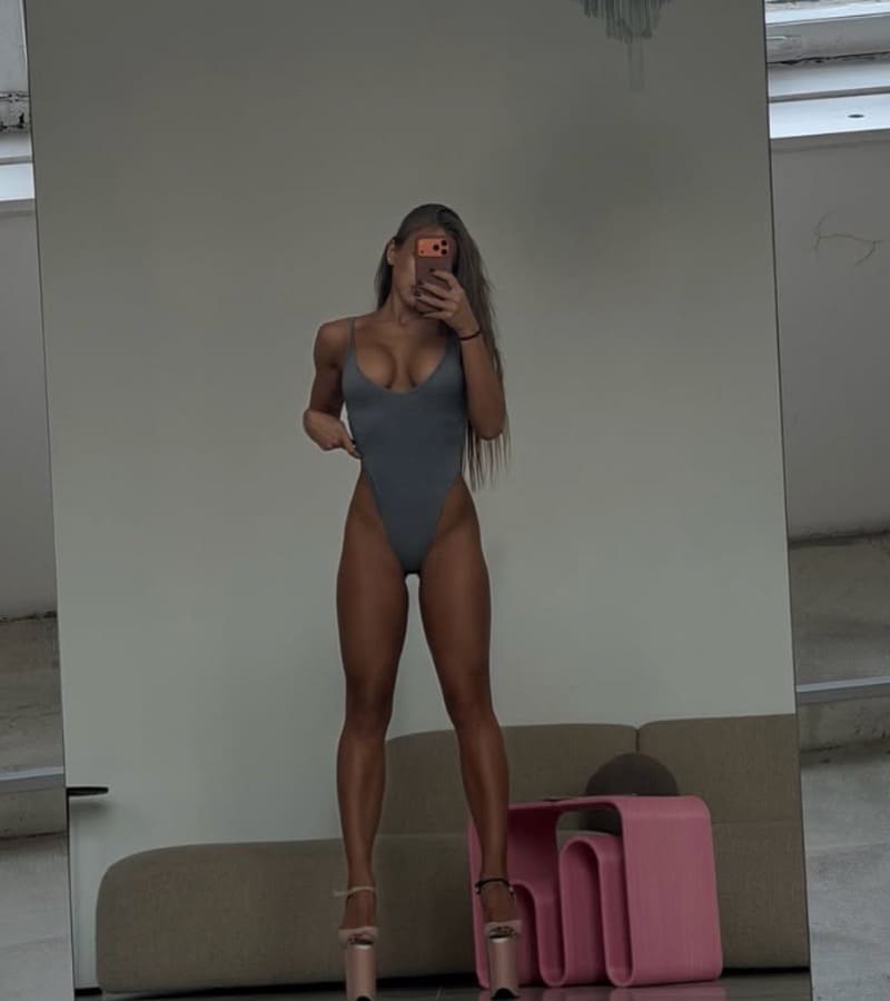 Stepanova in sexy grey outfit