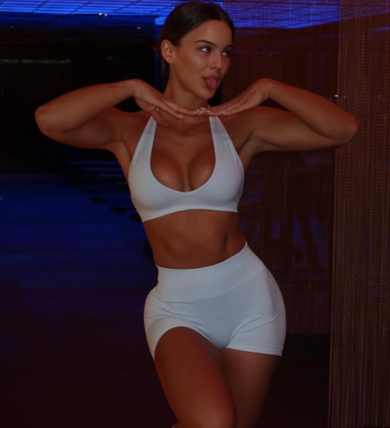 Aalia in sexy white sport outfit