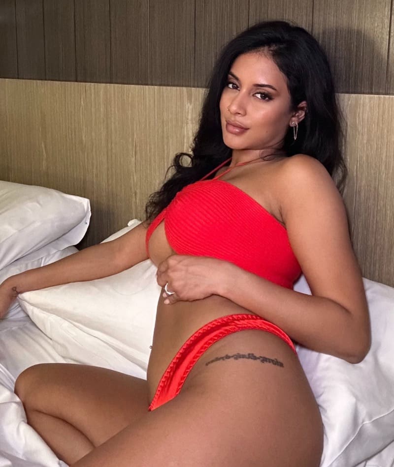 Babe in red lingerie