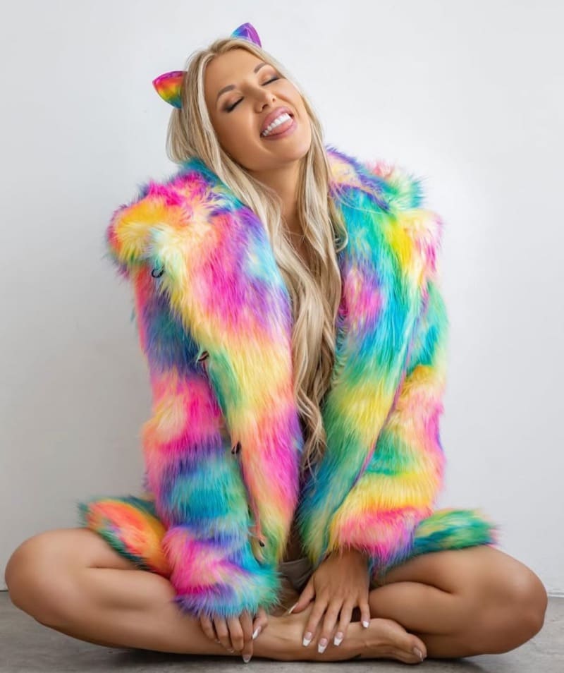 Alexandra in cool colorful outfit