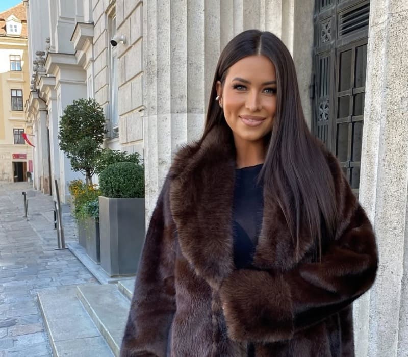 Olga in sexy outfit outside