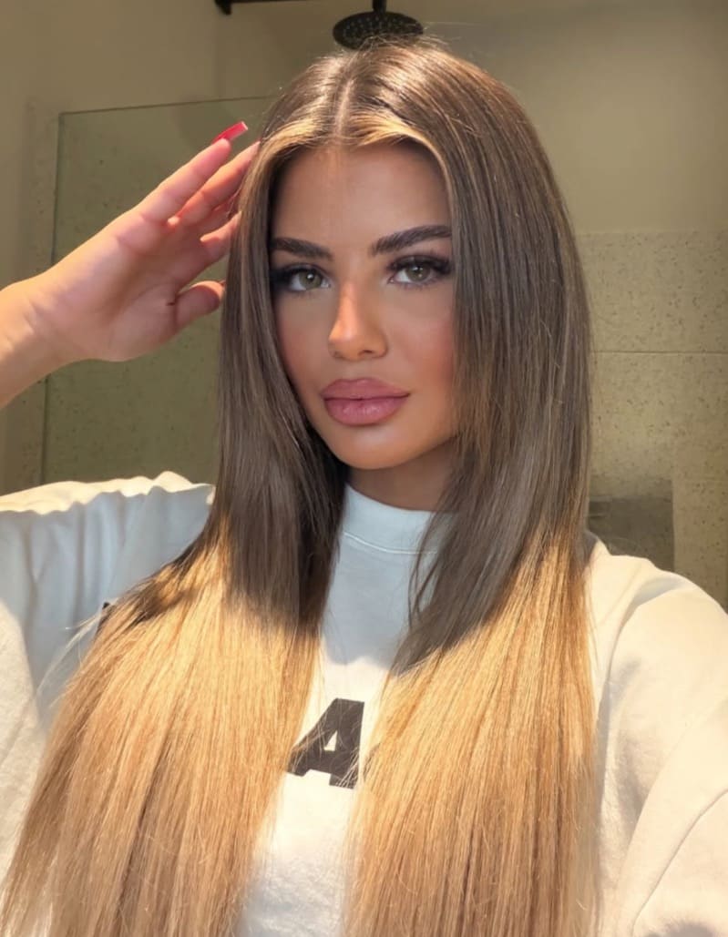 Babe with nice long hair and full lips