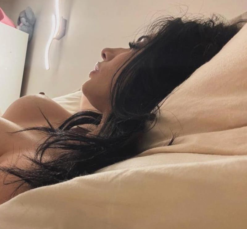 Sexy hot model naked in bed