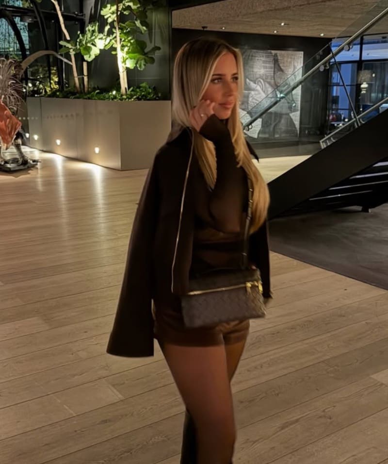 Babe in tight black outfit