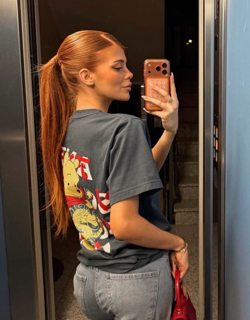 Francesca in tight outfti